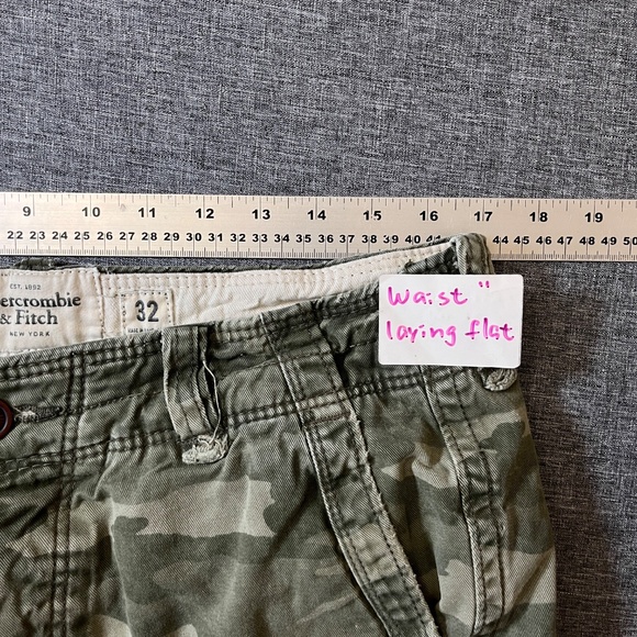 Abercrombie Fitch Camo Cargo Pockets Heavyweight Shorts - Men's Size 32 - Green - Picture 7 of 11
